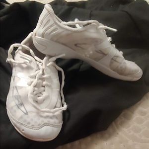 Nfinity Vengeance cheer shoe